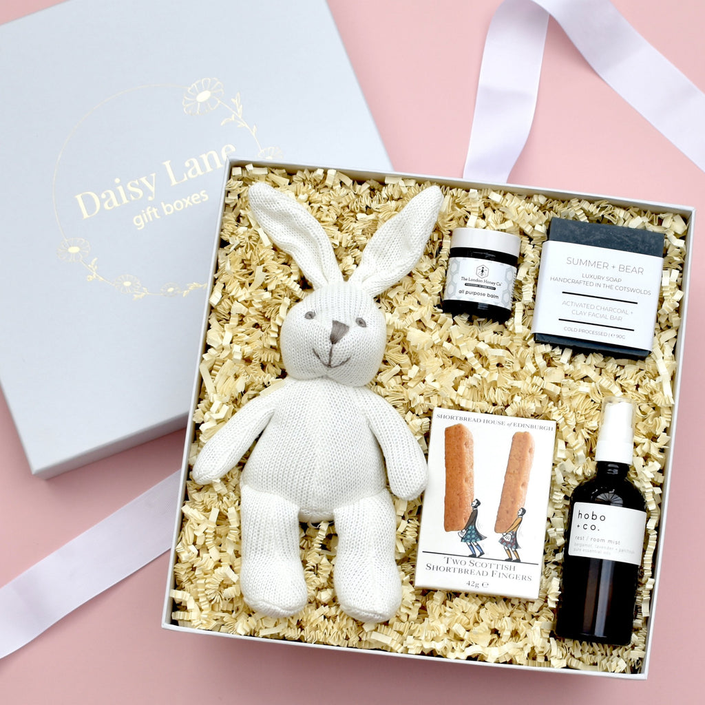 newborn baby and mum luxury gift box delivered UK