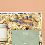 Load image into Gallery viewer, Luxury gift box for women. The Garden Gift Box. A well-being gift for mothers, friends or clients.

